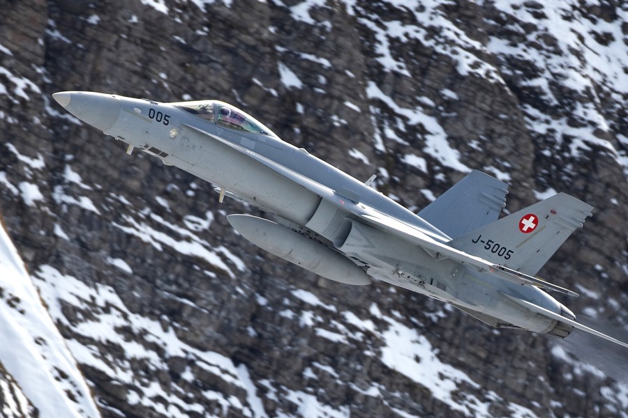 F%2FA-18%20Hornet