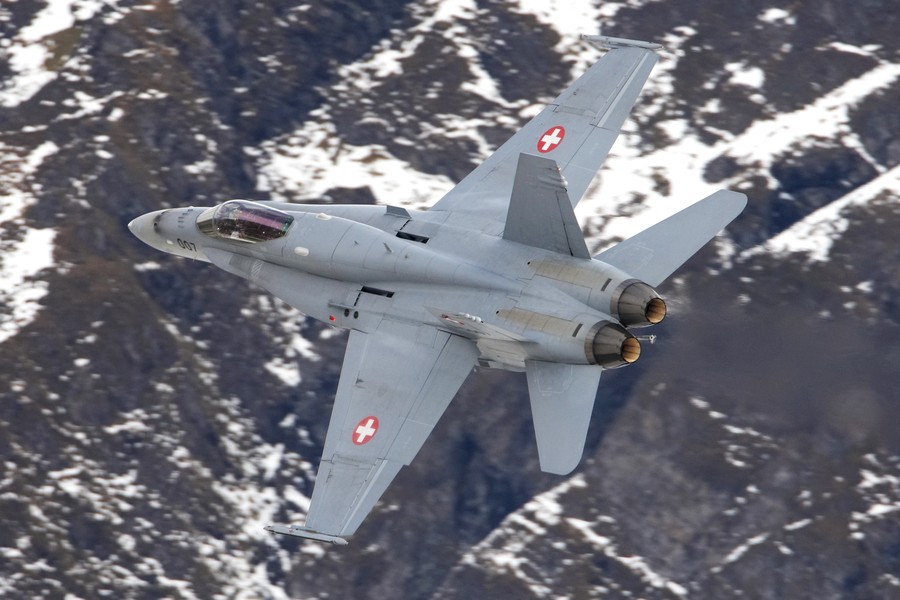 F%2FA-18%20Hornet