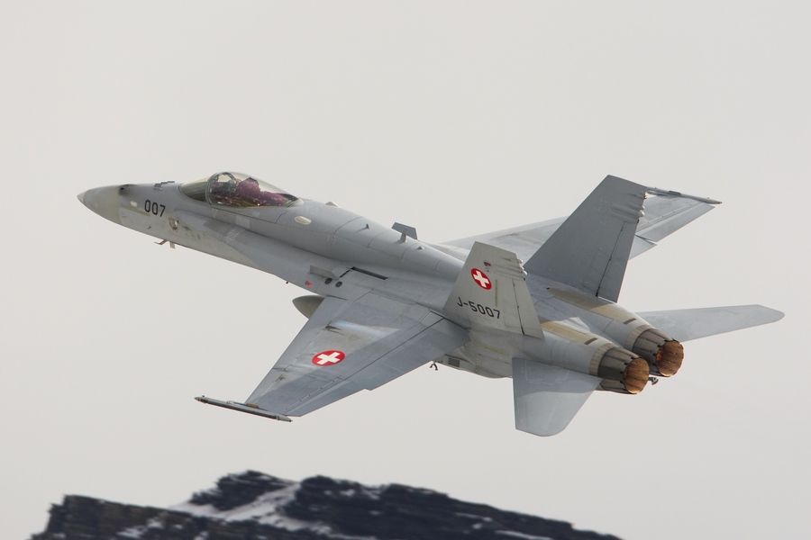 F%2FA-18%20Hornet