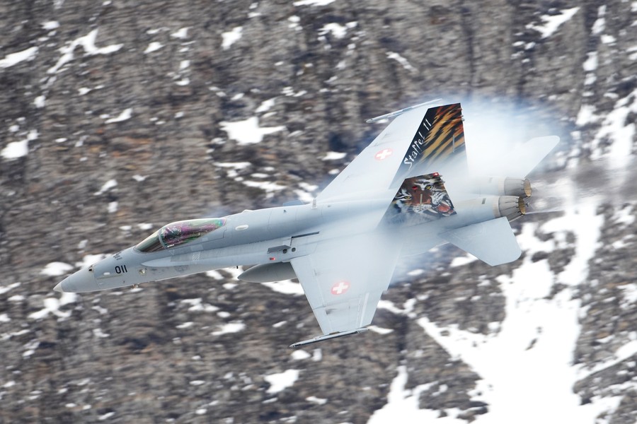 F%2FA-18%20Hornet