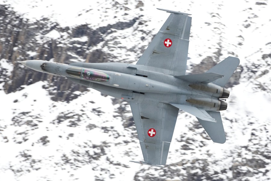 F%2FA-18%20Hornet