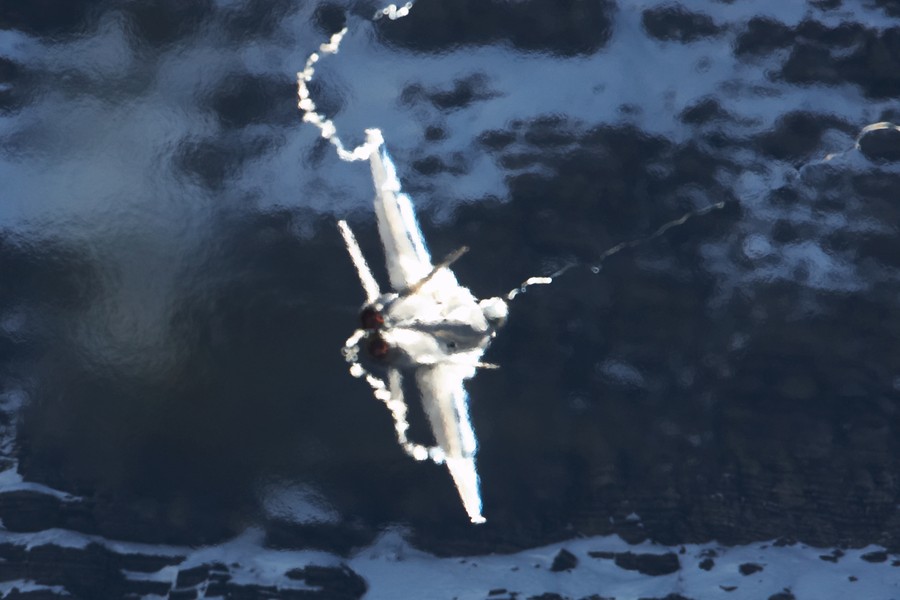 F%2FA-18%20Hornet