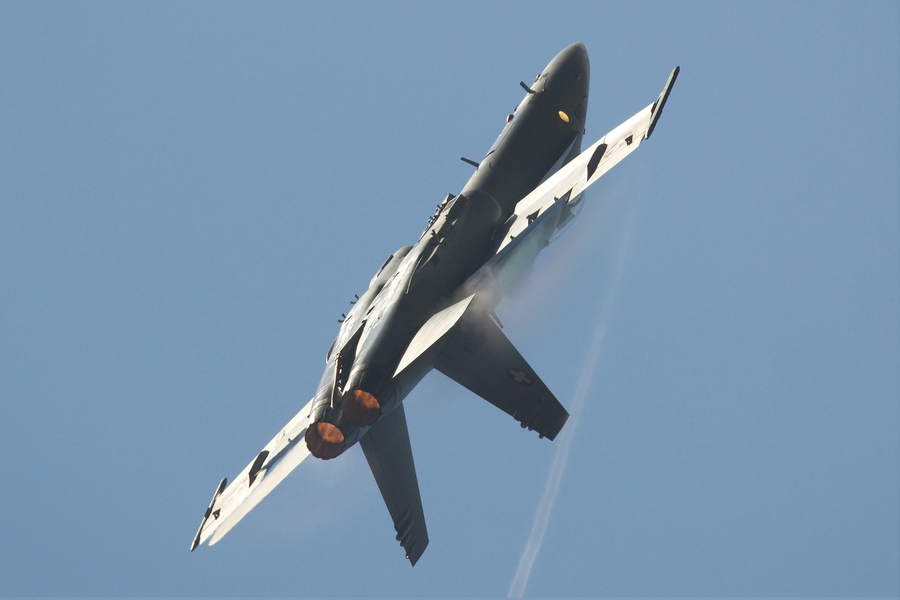 F%2FA-18%20Hornet